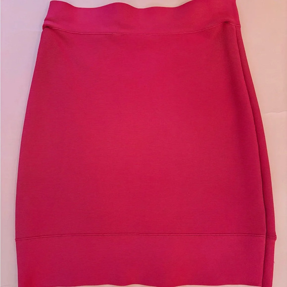 BCBG MaxAzria NWT Pink Bandage Skirt Size M - Picture 5 of 7